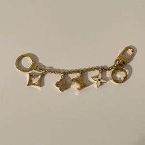 Louis Vuitton Key Chain Gold Fluer